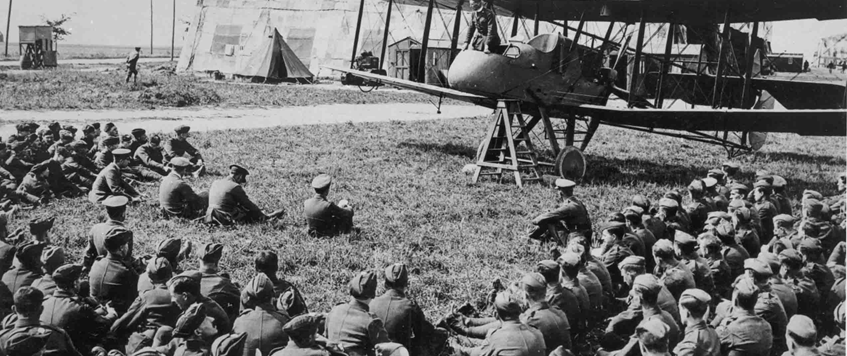 'Cavalry of the Clouds: A Social History of the Royal Flying Corps, 1914-18' by Dr Emma Hanna