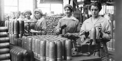 Women Working In Woolwich Arsenal Factory In WW1
