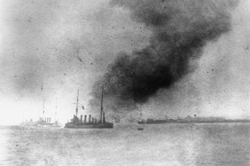 The loss of HMS Bulwark : 26 November 1914