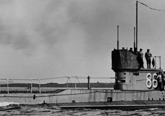 Submarine E.6 Underway Off Portsmouth Prior To World War One Naval History And Heritage Command 54964 (1)