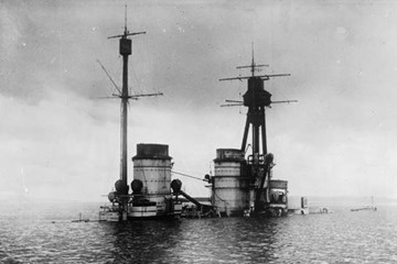 Götterdämerung – June 1919  The End of the German High Seas Fleet  by Robin Brodhurst