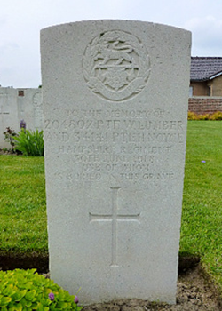 Two soldiers of the Great War remembered on a single headstone