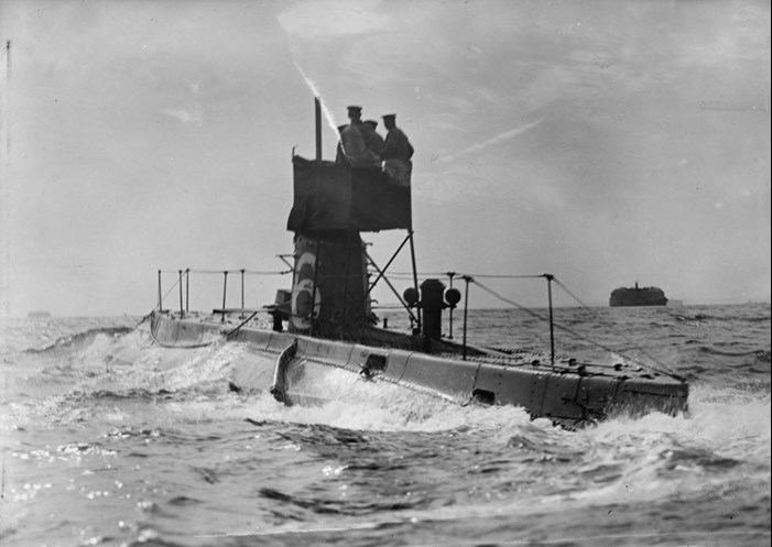 HMS B6 In The Solent, Viewed From Behind. Note The Fort In The Background