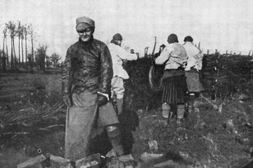 The Historic Christmas Truce of 1914 by Capt Sir Edward Hulse, Bart
