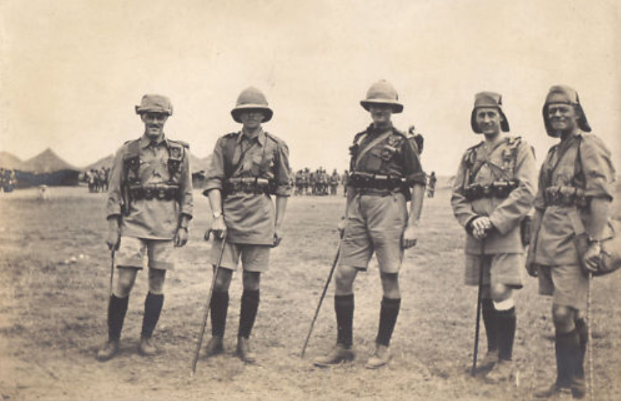 A group of 2 KAR officers