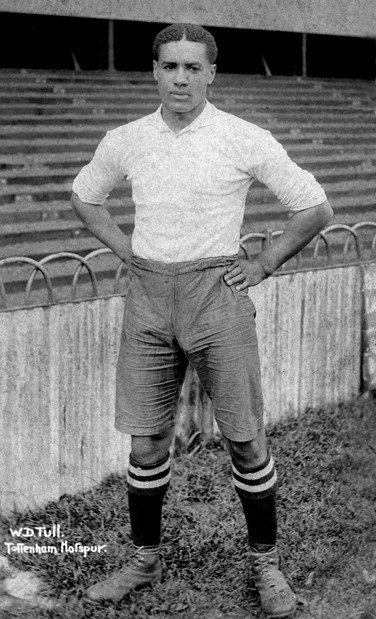 Walter In Tottenham Hotspur’S Colours