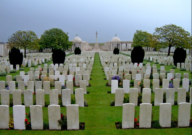 Loos Memorial To The Missing At Dud Corner Cemetery
