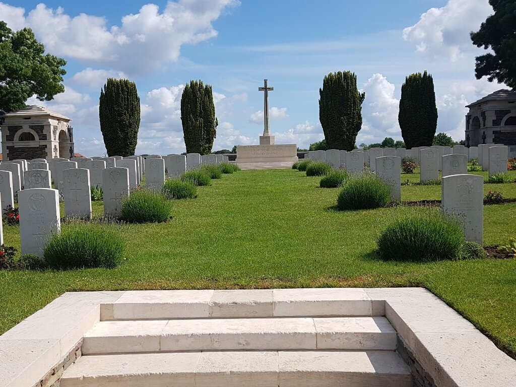 WOBURN ABBEY CEMETERY CUINCHY166506 06 201910 57