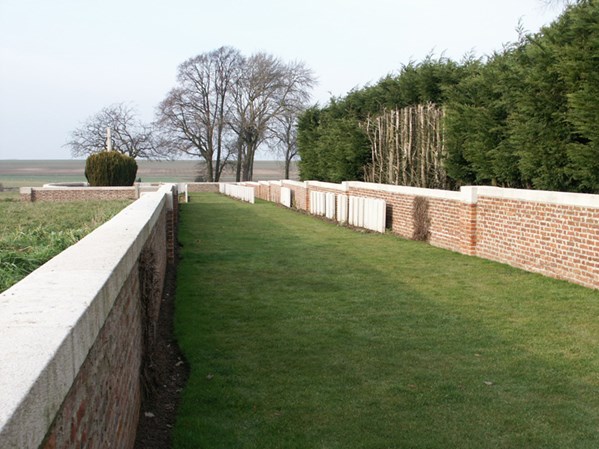 Lagnicourt Hedge Cemetery