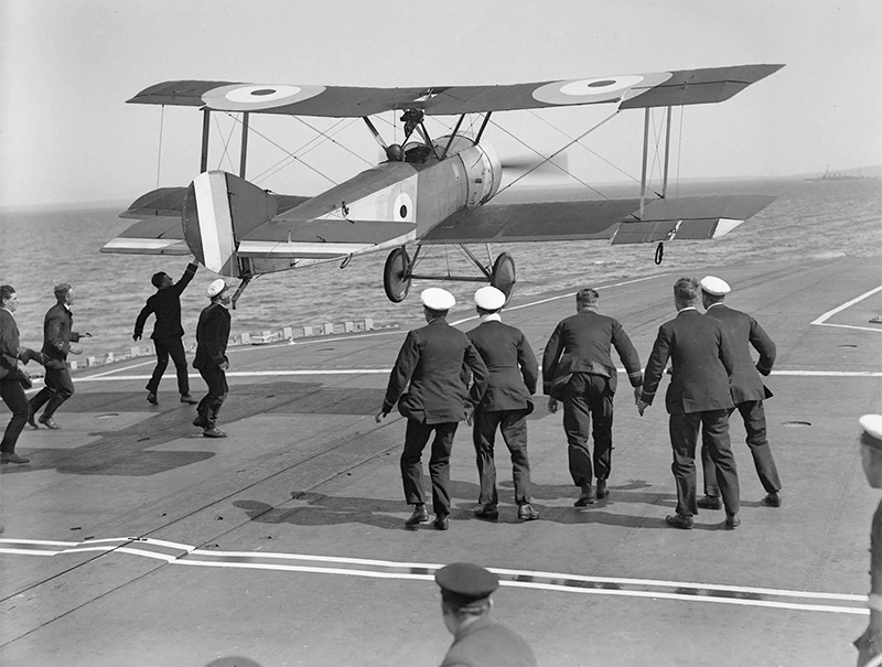 Squadron Commander Edwin Harris Dunning, Dsc (17 July 1892 – 7 August 1917), The First Pilot To Land