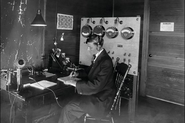 Early Wireless Equipment, Possibly Similar To That Used In Room 40.