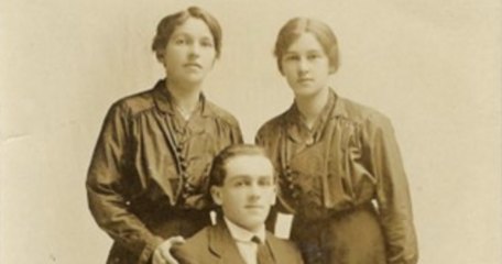 Tom With His Sisters, Elizabeth And Harriet Circa 1914