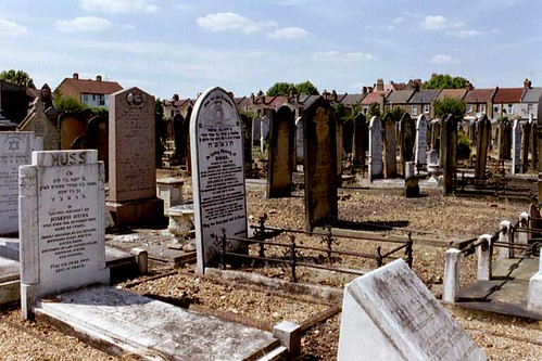Plashet Cemetery
