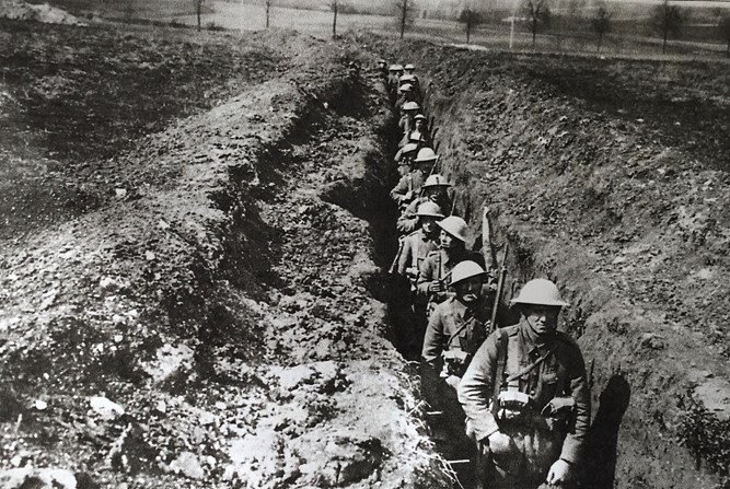 1:7 King’S In A Communication Trench, Summer 1916, A Marked Contrast To Earlier That Year.