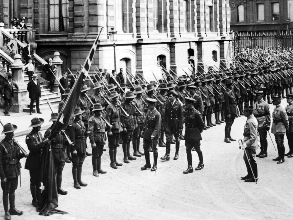 General Birdwood Inspects The Australian Graves Detachment, Amiens 3 August 1919
