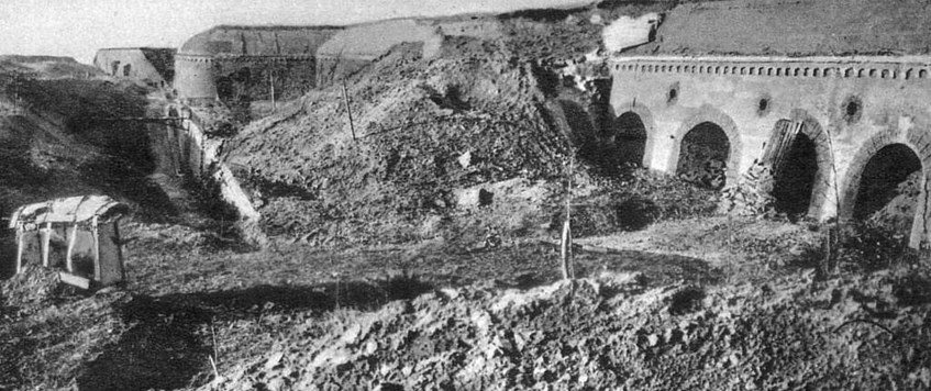 Hoist with their own petard: The German capture of Fort Douaumont and its effect on the Battle of Verdun 1916