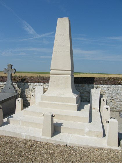 Néry Communal Cemetery