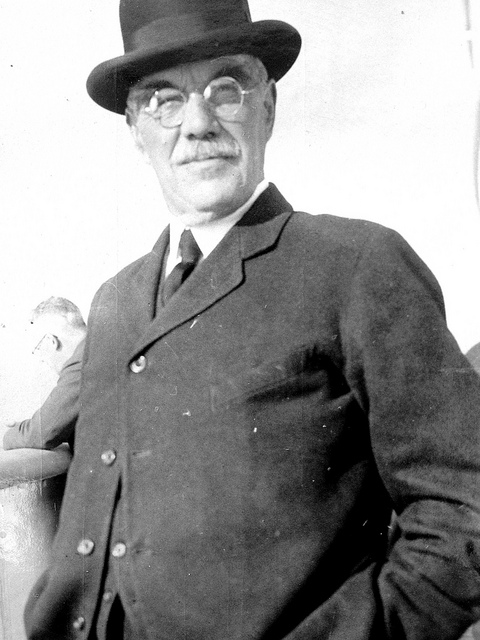 Robertson Sailing To New York