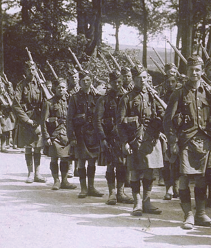Soldiers Of The Gordon Highlanders In France C.1916