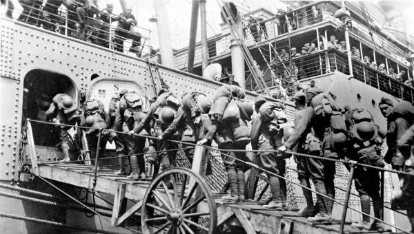US Soldiers Leaving For France