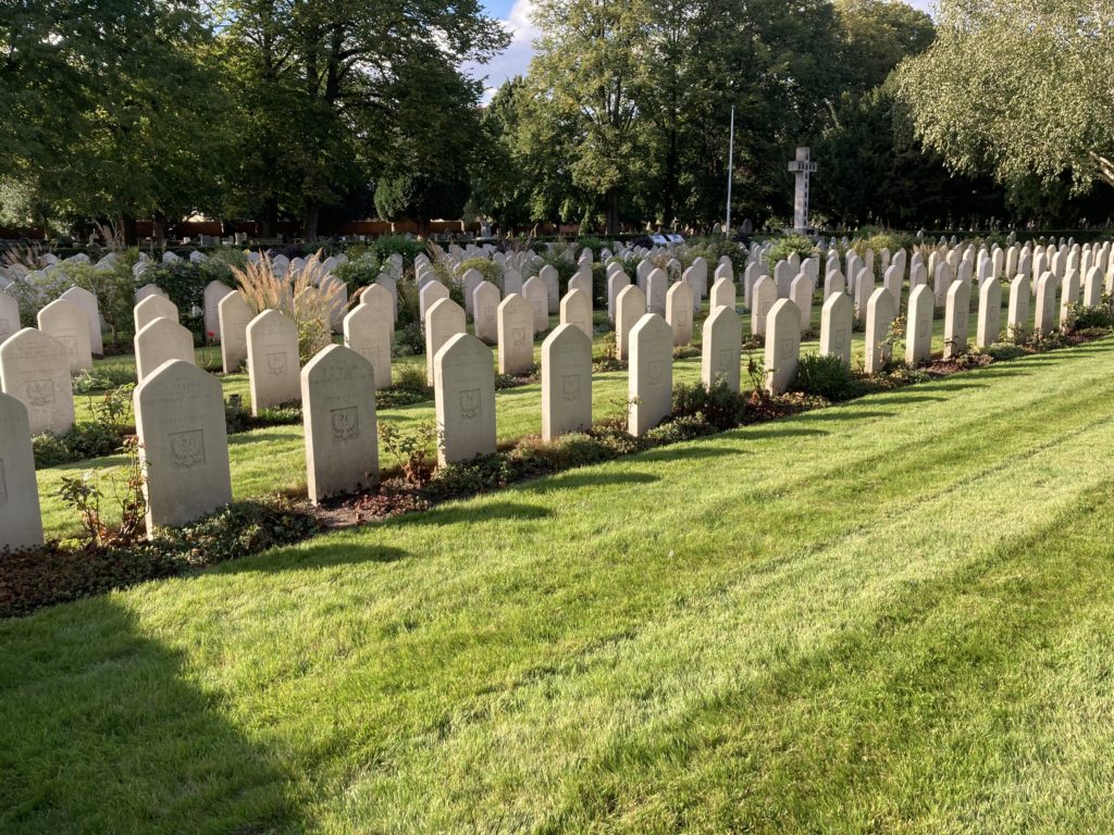 Newark Courtesy Of CWGC