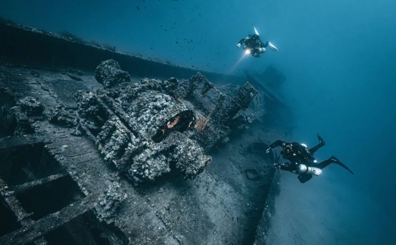 Divers