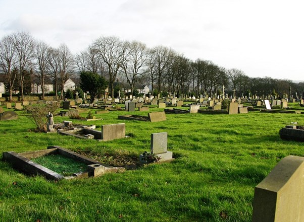Huddersfield Almondbury Cemeteryjpg