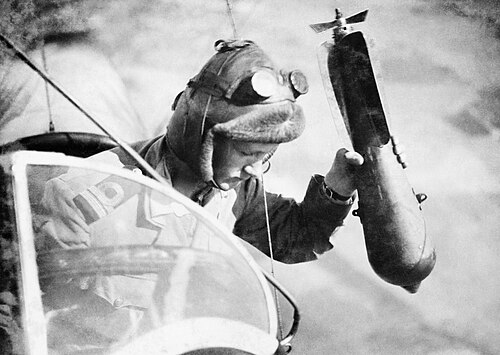 SSZ Class Blimp Dropping Bomb WWI IWM Q 67695