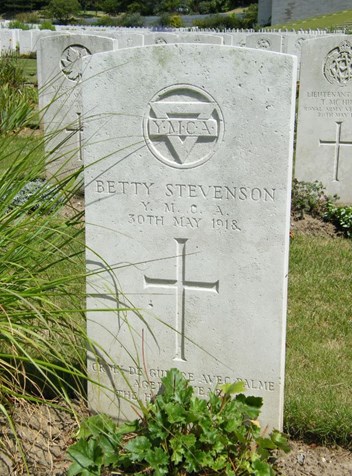 Inscription On Betty’S Grave ‘Croix De Guerre Avec Palme. Aged 21 Years. The Happy Warrior’