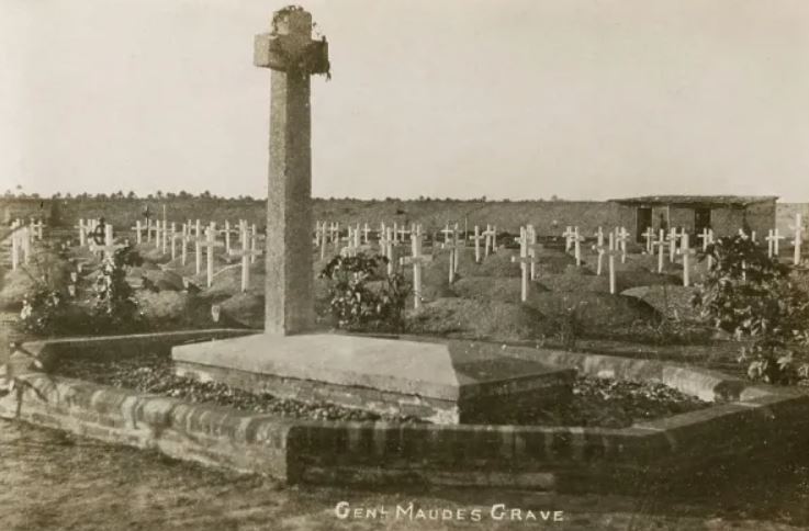 General Maudes Grave At Baghdad