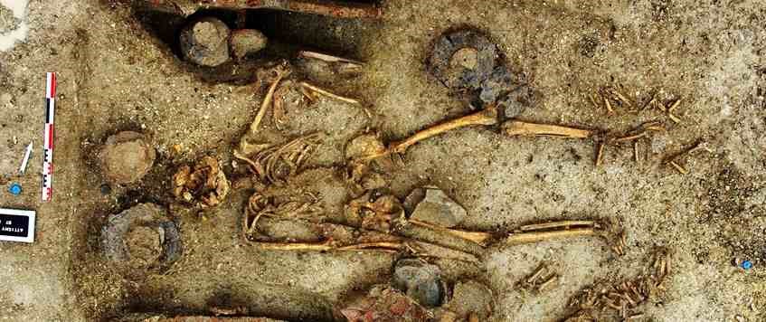 Trowels and Trenches - Archaeologists in the Great War by Clive Harris