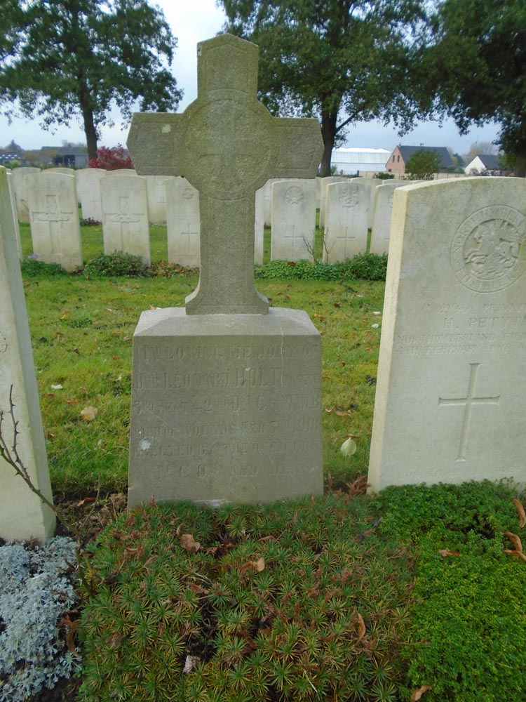 Cpl Partridge, Major Nicol And Driver Holt 3