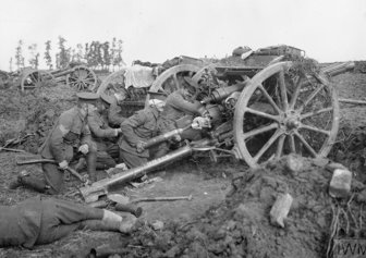 Brish Field Gun In Action 1914 (IWM Q109609)