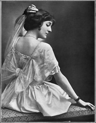 Elsie Janis, In The Theatre Magazine (November 1915)
