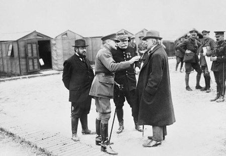 Lloyd George (Right) In Conversation With General Sir Douglas Haig (Second From Left), At Meaulte, France, 1916.