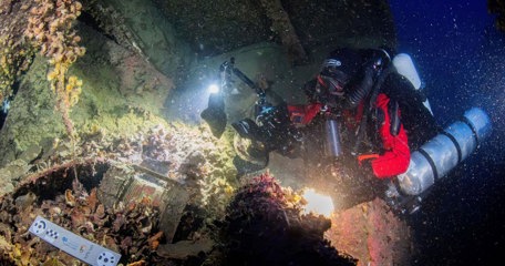 Port Side Signalling Lantern. Photo Greek Ministry Of Culture