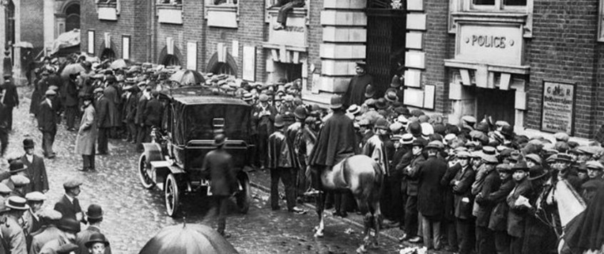ONLINE: The Rush to Arms in 1914