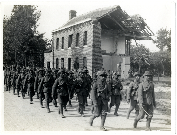 39Th Garhwali Riflemen On The March In France (Photo 24 238)