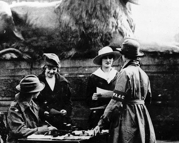 Enrolling New Recruits To The WAAC