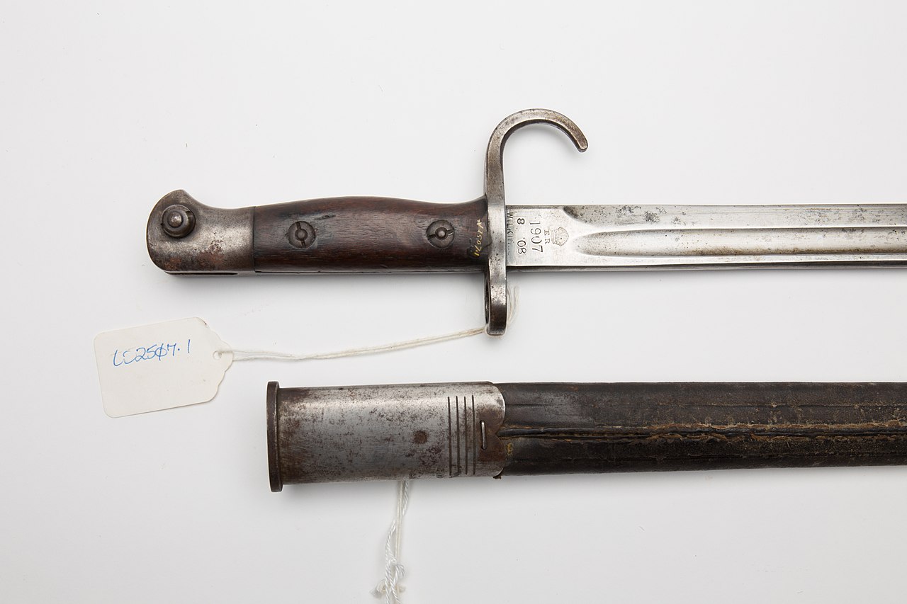 1280Px Bayonet, Knife Sword (And Scabbard) (AM 697055 4)