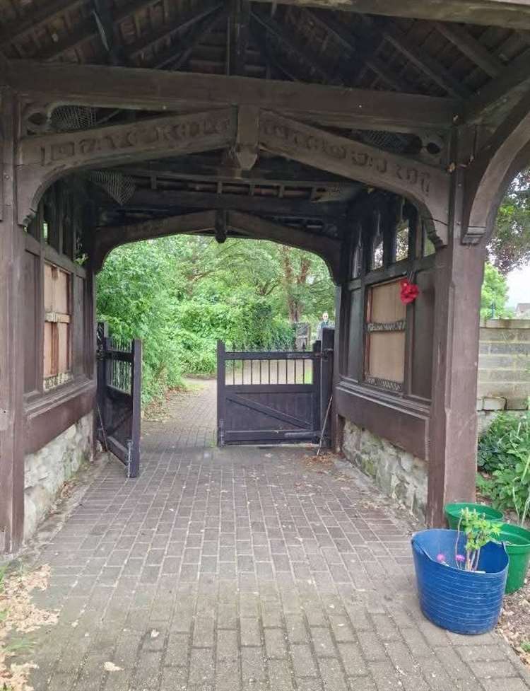 Gates Of Christ Church Luton