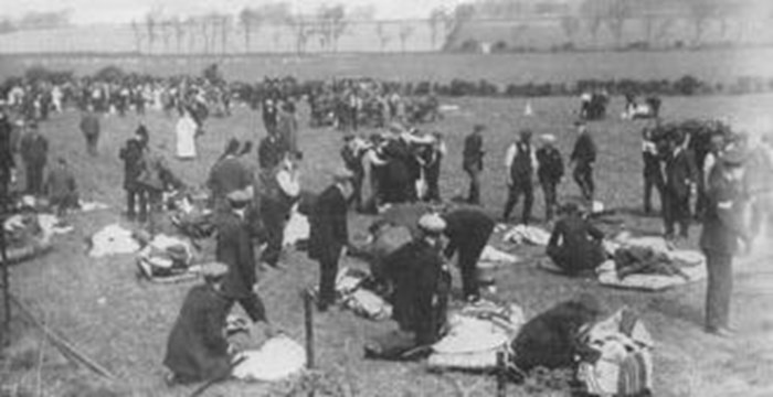 Tending The Injured. Gretna Rail Disaster 1915