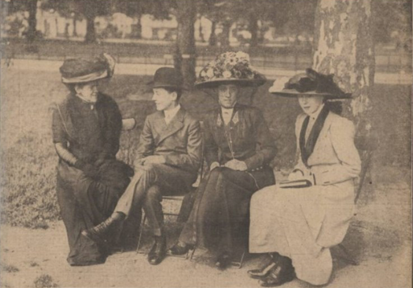 George Archer Shee, Described As Looking ‘Radiant’, Pictured With His Mother, Sister And A Family Friend In Hyde Park Following The Trial – Daily Mirror 30 July 1910