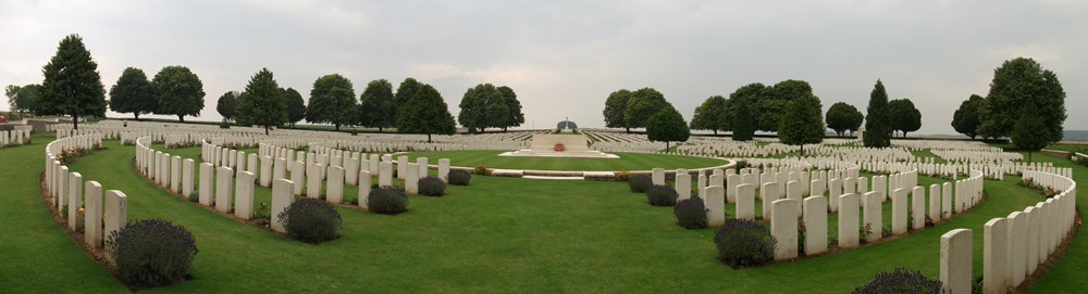 Cabaret Rouge British Cemetery, Souchez.