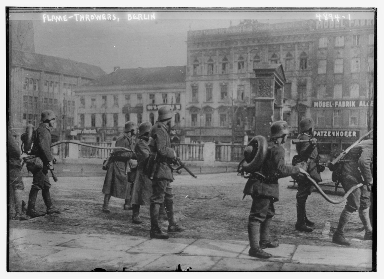 German Flametroopers With Wechselapparat In Berlin