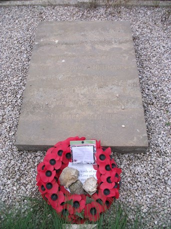 IN PROUD AND LOVING MEMORY OF DICK, CAPTAIN R HEUMANN SGT MAJOR MILLS SGT TORRANCE