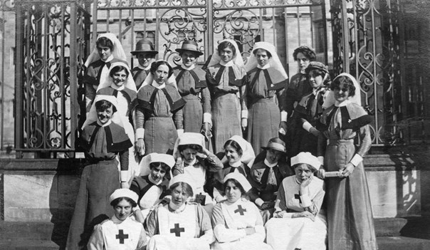 No.3 Southern General Hospital (TF), Oxford, outside the Examination Schools. (Photo courtesy of Judy Burge)