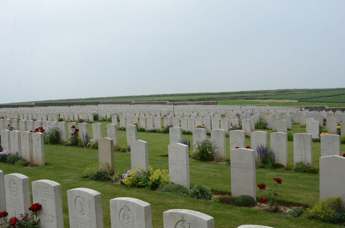 Rocquigny Equancourt Road British Cemetery (1)