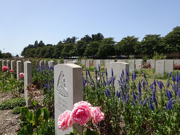 St Sever Cemetery in Rouen. Photo –ww1cemeteries.com