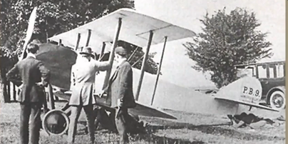 PB9 The 7 Day Bus (Zeppelin)